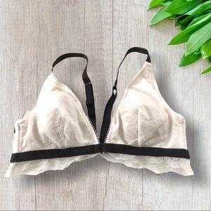 Victoria’s Secret Lace Bra Bralette black/white